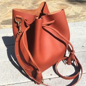 🌿 NWT VereVerto Dita Bucket Bag